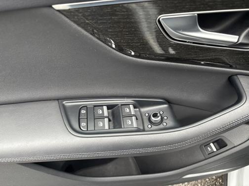 2023 Audi Q7 Premium Plus