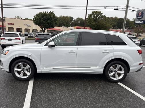 2023 Audi Q7 Premium Plus