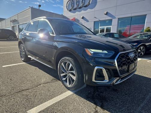 2023 Audi Q5 S line Premium Plus
