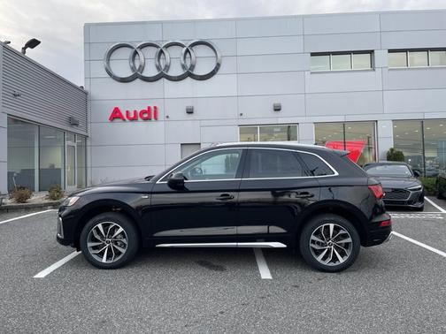2023 Audi Q5 S line Premium Plus