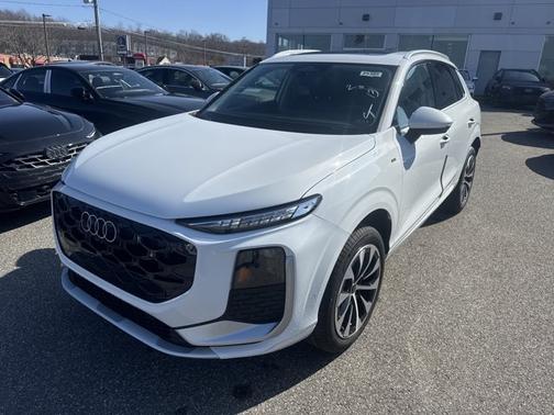 2026 Audi Q3 S line