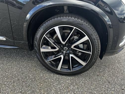2024 Volvo XC90 Ultimate Bright Theme