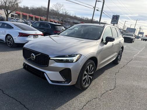 2025 Volvo XC60 Plus