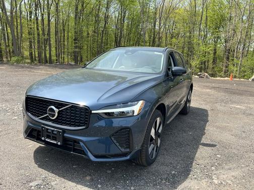 2025 Volvo XC60 Plug-In Hybrid Plus