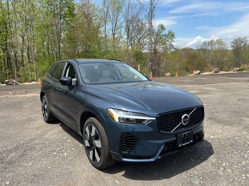 2025 Volvo XC60 Plug-In Hybrid Plus