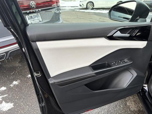 2025 Volkswagen Taos S