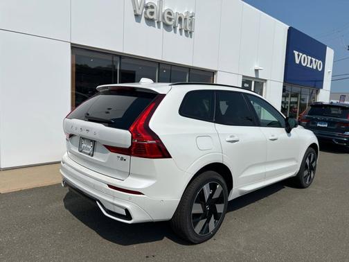 2025 Volvo XC60 Plug-In Hybrid Plus