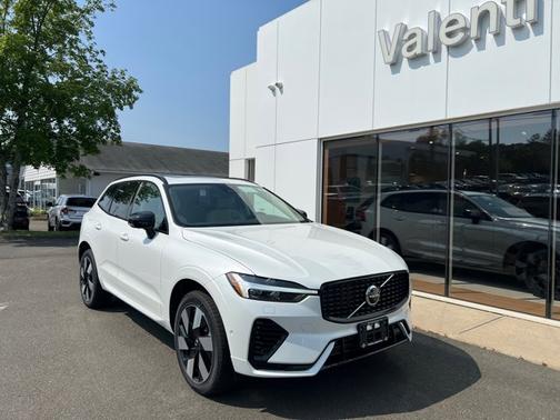 2025 Volvo XC60 Plug-In Hybrid Plus