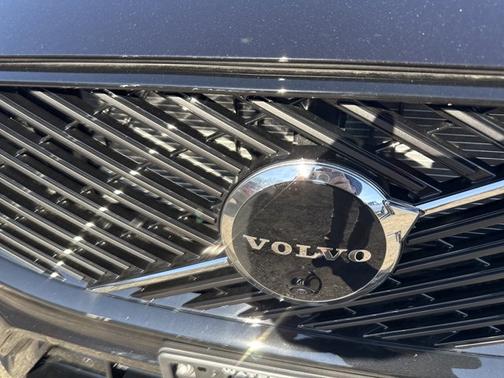 2026 Volvo XC60 Plus