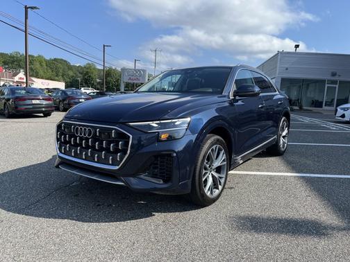 2025 Audi Q8 Premium Plus