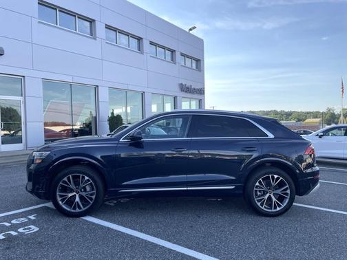 2025 Audi Q8 Premium Plus
