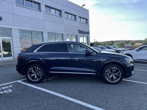 2025 Audi Q8 Premium Plus