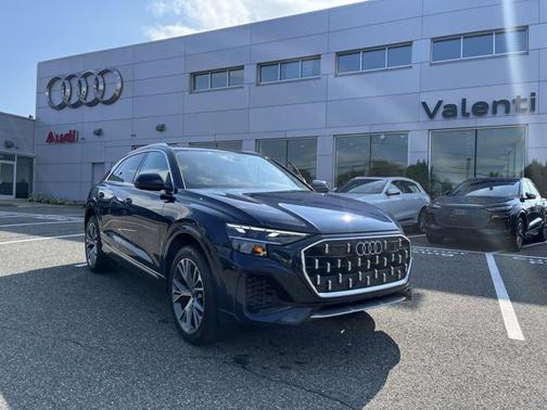 2025 Audi Q8 Premium Plus