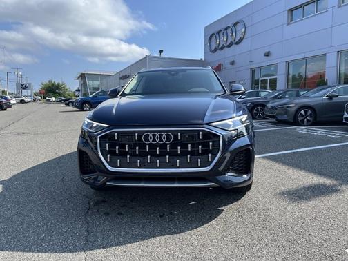 2025 Audi Q8 Premium Plus