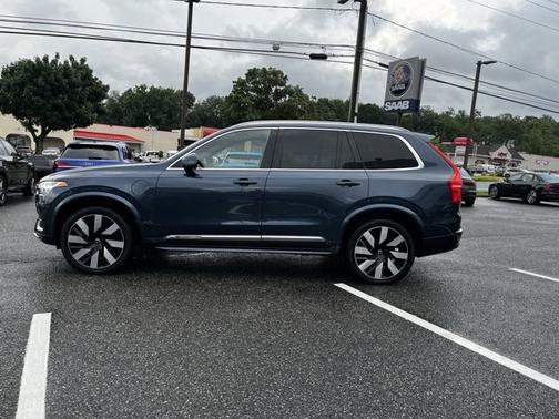 2024 Volvo XC90 Recharge Plug-In Hybrid Ultimate Bright Theme