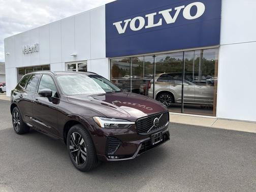 2026 Volvo XC60 Plus