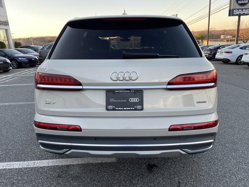 2022 Audi Q7 Premium Plus