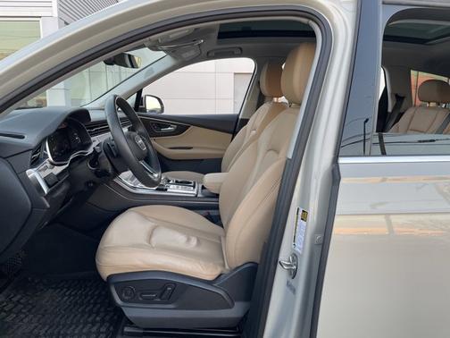 2022 Audi Q7 Premium Plus
