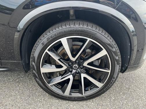 2023 Volvo XC90 Plus