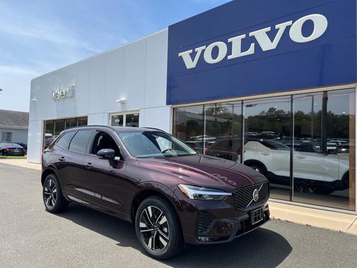 2026 Volvo XC60 Plus