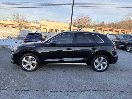 2023 Audi Q5 S line Premium Plus