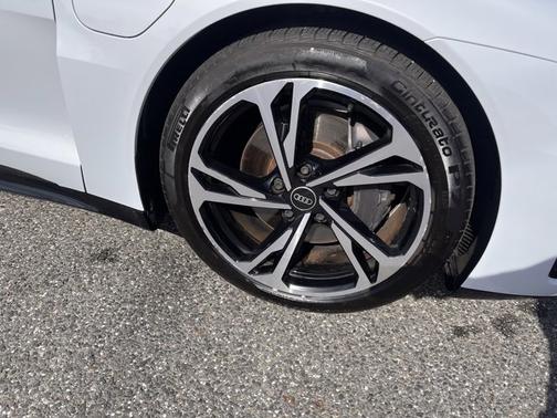 2023 Audi e-tron GT Premium Plus