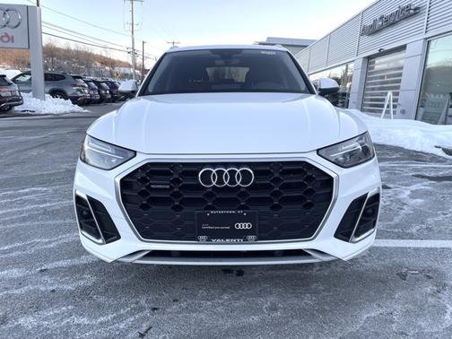 2023 Audi Q5 S line Premium