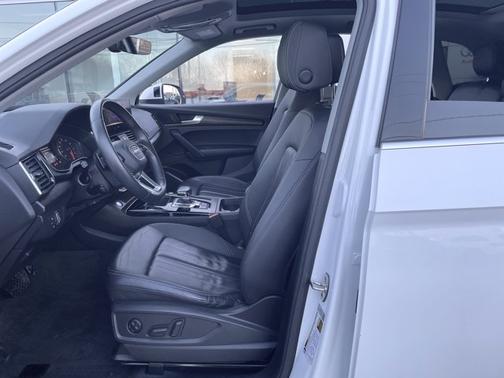 2023 Audi Q5 S line Premium