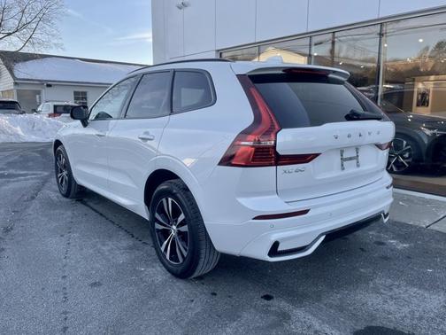 2025 Volvo XC60 Core