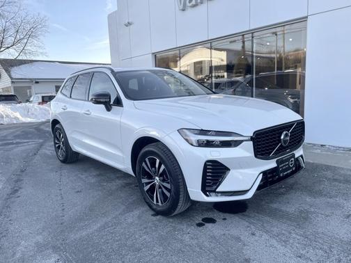 2025 Volvo XC60 Core