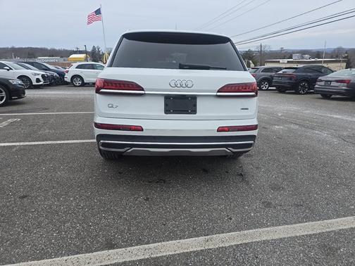 2022 Audi Q7 Premium