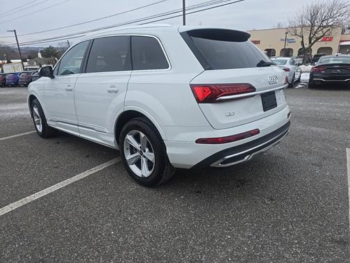 2022 Audi Q7 Premium