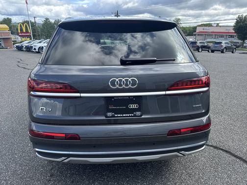 2022 Audi Q7 Premium Plus