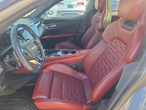 2024 Audi e-tron GT Premium Plus