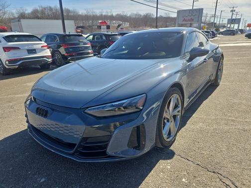 2024 Audi e-tron GT Premium Plus