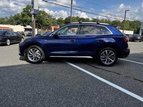 2022 Audi Q5 S line Premium Plus