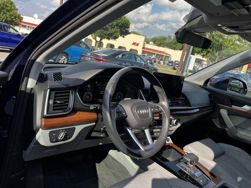 2022 Audi Q5 S line Premium Plus