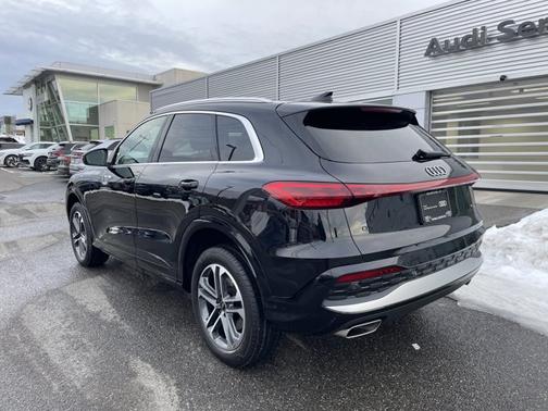 2025 Audi Q5 Premium