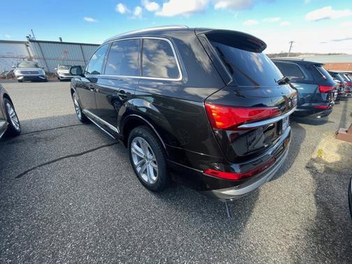 2025 Audi Q7 Premium Plus