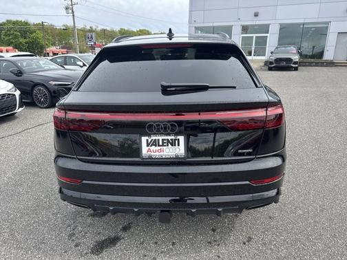 Mythos Black Metallic 2026 Audi Q8 Premium Plus