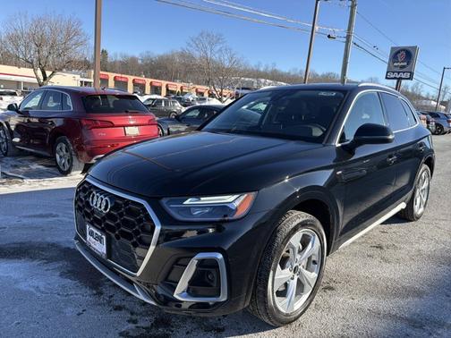 2023 Audi Q5 S line Premium Plus