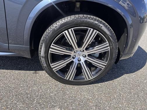 2024 Volvo XC90 Recharge Plug-In Hybrid Ultimate Bright Theme