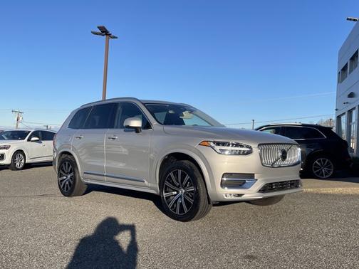 2025 Volvo XC90 Core