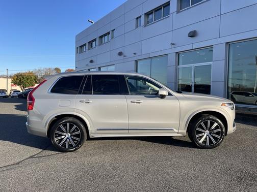 2025 Volvo XC90 Core