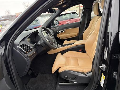 2025 Volvo XC90 Plug-In Hybrid Ultra