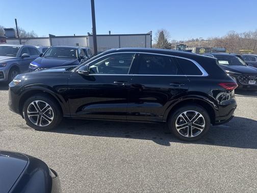 2025 Audi Q5 Premium