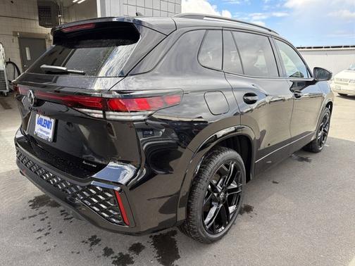 Deep Black Pearl 2026 Volkswagen Tiguan SE R-Line Black