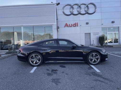 2023 Audi e-tron GT Premium Plus