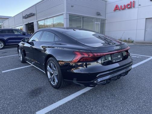 2023 Audi e-tron GT Premium Plus