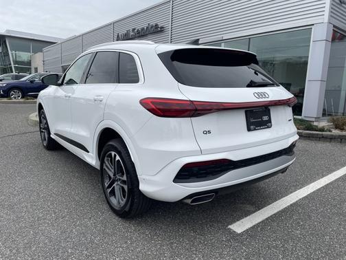 Arkona White 2025 Audi Q5 Premium